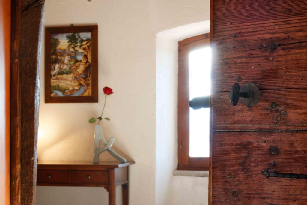 Relais Borgo Lizori Country House กัมเปลโล ซุล กลีตุนโน ภายนอก รูปภาพ