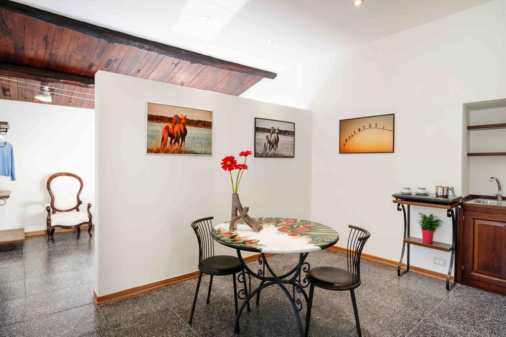 Relais Borgo Lizori Country House กัมเปลโล ซุล กลีตุนโน ภายนอก รูปภาพ